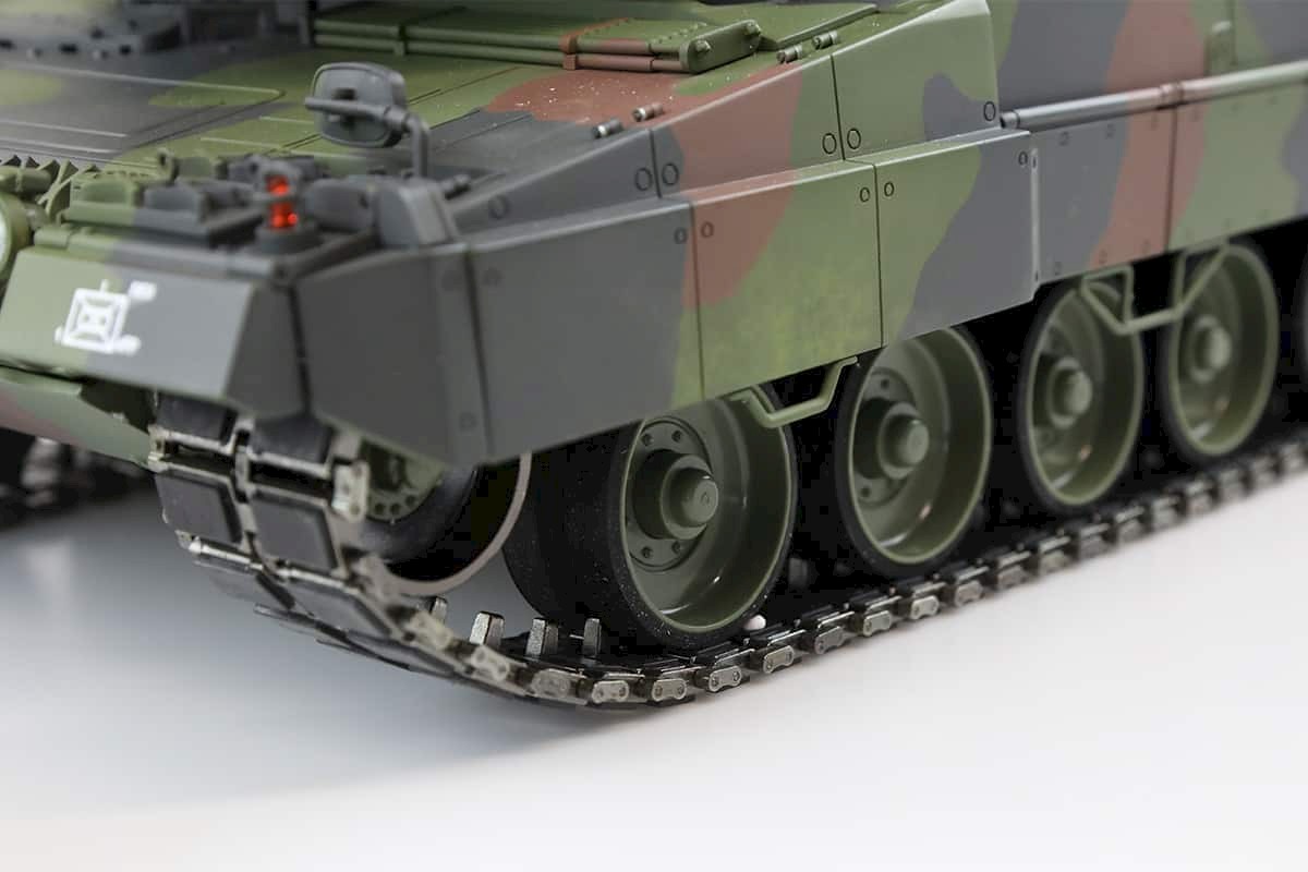 Leopard 2A6 tracks