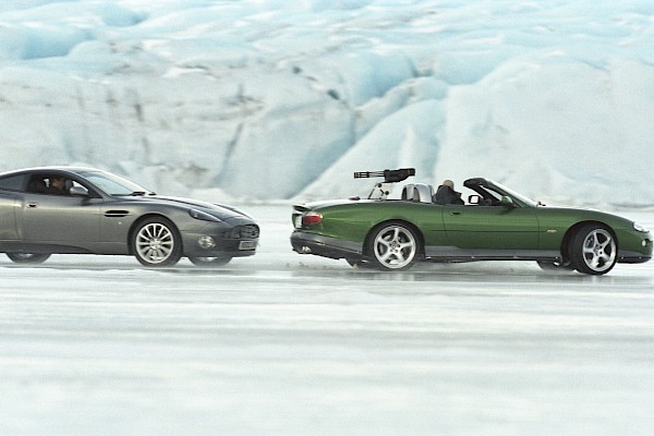 Cars on ice Thumbnail