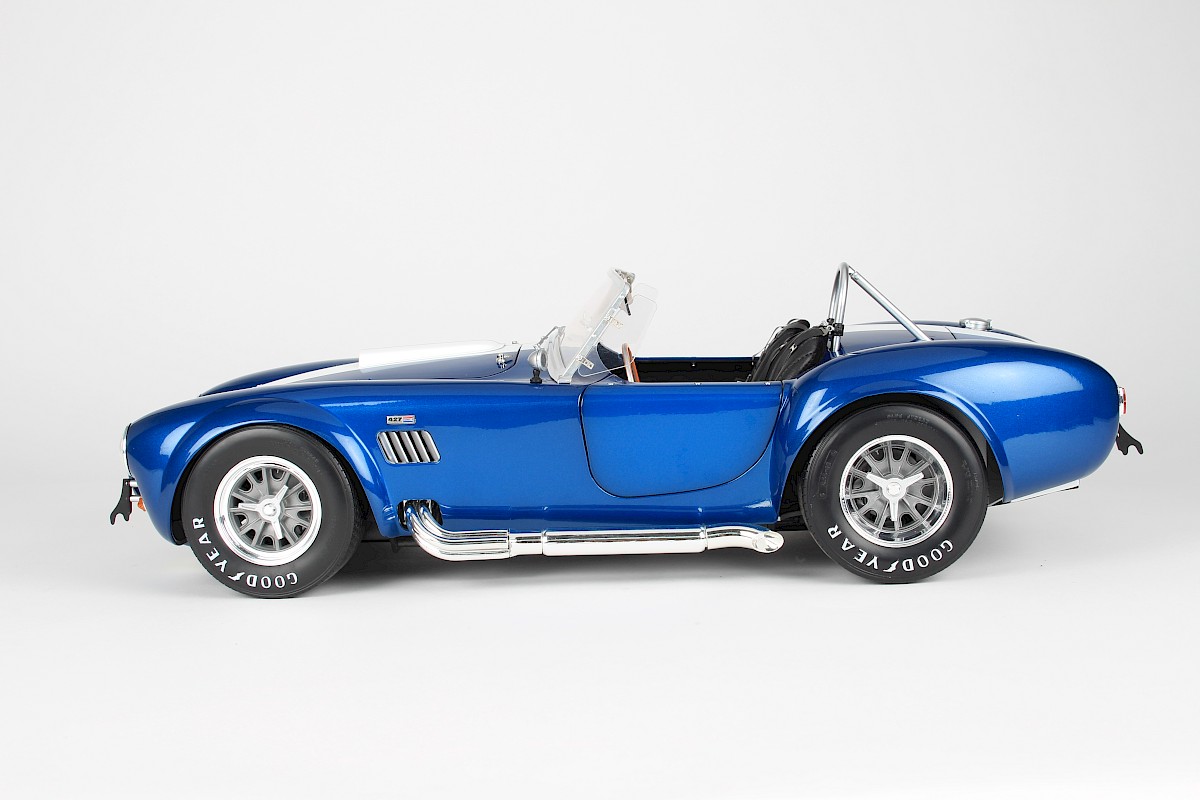Shelby Cobra side view